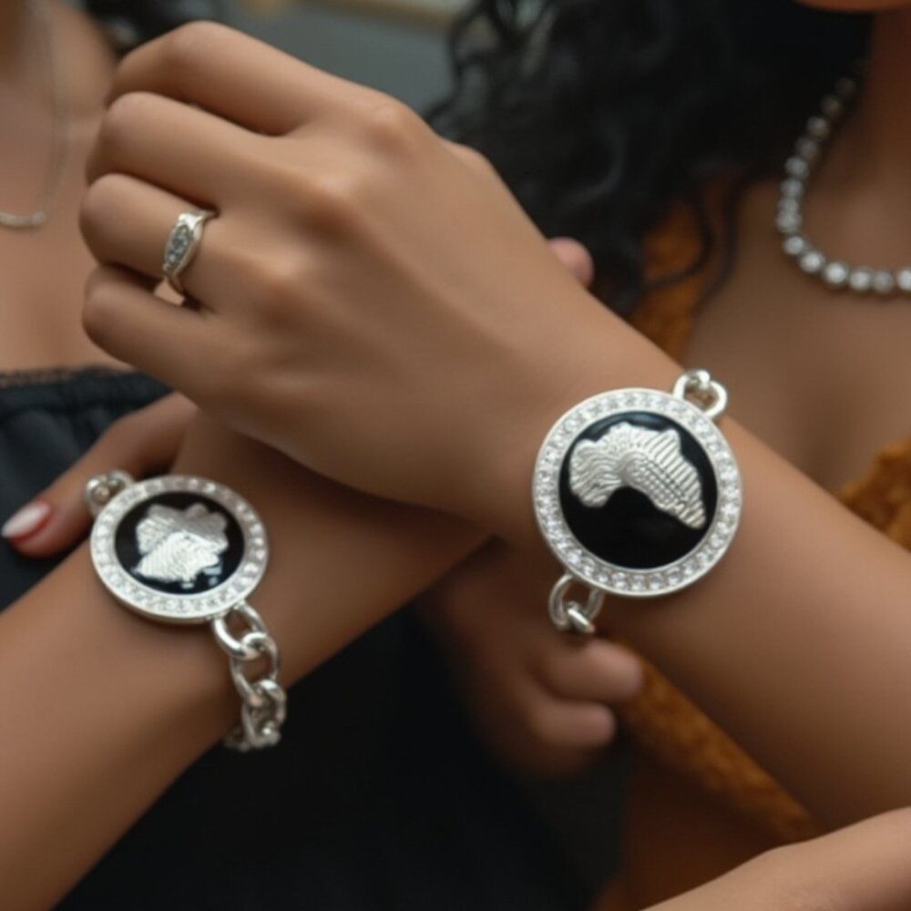 Women Fashion Jewelry Silver Metal Chain Bracelet Africa Continent Bling Charm